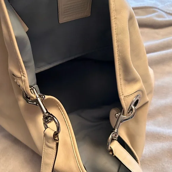 Coach Cream Shoulder Bag - Picture 5 of 7